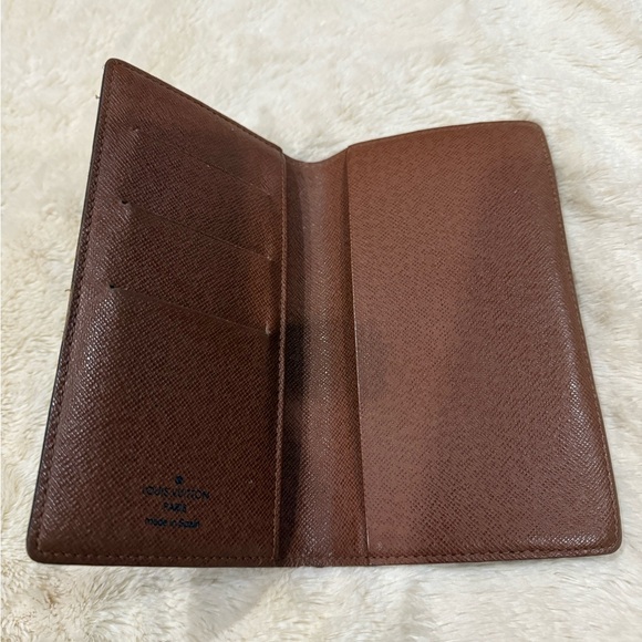 Louis Vuitton checkbook cover/credit card holder - Picture 3 of 9